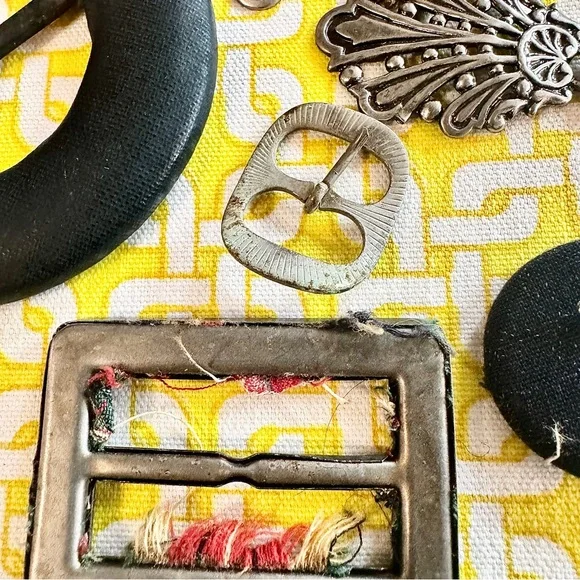 Bundle 87 VNT Belt Buckle Collection